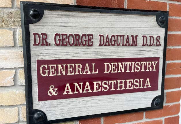 thre-women-reading-reviews